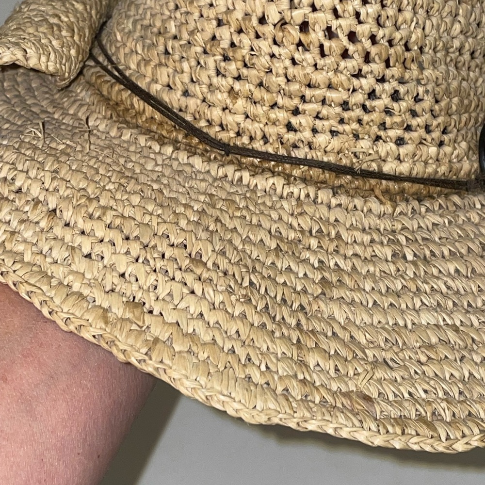 REI - Outdoor Hat - Picture 8 of 9
